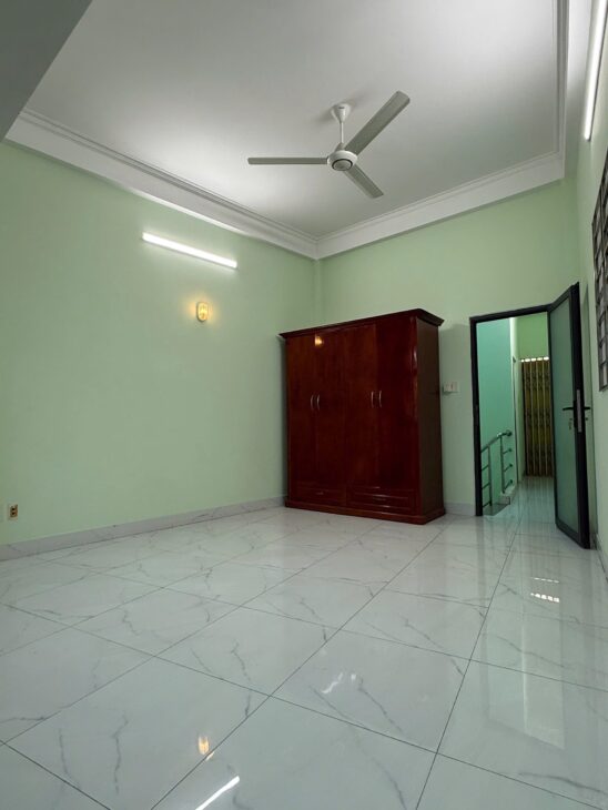 NHÀ BÁN MẶT TIỀN KINH DOANH ĐƯỜNG LÊ LAI, GẦN BỆNH VIỆN 175, LH E XE NHÀ NGAY 0965526259 THÚY