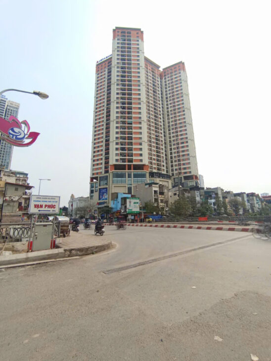 bán nhà mặt phố lụa vạn phúc hà đông 40m2 4 tầng 8 tỷ sổ đỏ