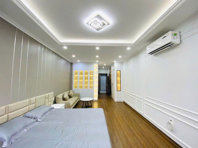 Bán CHDV Đường Láng 102mx6 tầng, gần Ô tô, 3 gác đua MT rộng, 18 tỷ.