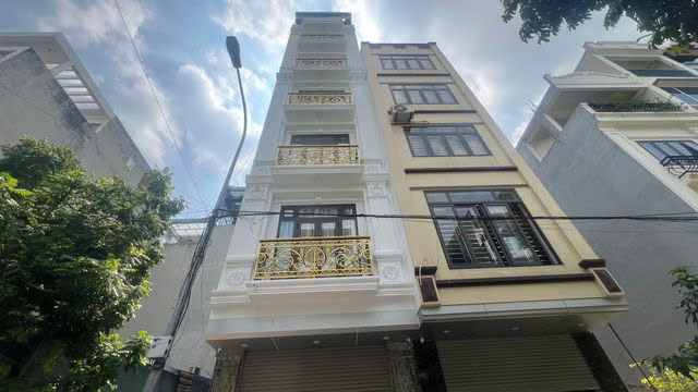 Bán CHDV Đường Láng 102mx6 tầng, gần Ô tô, 3 gác đua MT rộng, 18 tỷ. Bán CHDV Đường Láng 102mx6 tầng, gần Ô tô, 3 gác đua MT rộng, 18 tỷ.