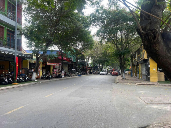 BÁN ĐẤT 2 MẶT TIỀN 141.7m2 ĐƯỜNG NGUYỄN DU. PHƯỜNG DĨ AN. TP DĨ AN