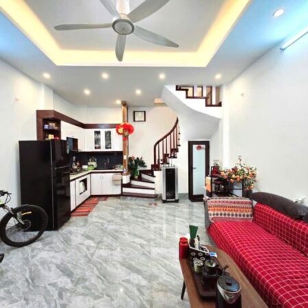 PHẢI THẬT NHANH PHỐ VŨ TRỌNG PHỤNG 32M, 5T ĐỦ CÔNG NĂNG, Ở SƯỚNG THÔNG THOÁNG 6.88 TỶ.