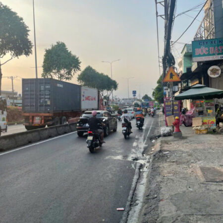 Bán nhà mặt tiền 3 tầng 8,5x23m giá 13,3 tỷ Đường Quốc Lộ 22