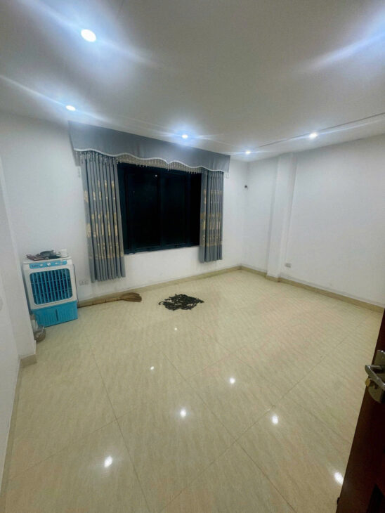 ĐỐNG ĐA KHÂM THIÊN 34M 5 TÀNG 6 PHÒNG NGỦ VỊ TRÍ ĐẮC ĐỊA Ớ SƯỚNG GẦN TRƯỜNG CHỢ chỉ Nhỉnh 7 tỷ