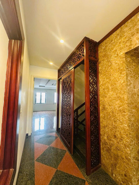 BÁN NHÀ MẶT NGÕ LINH LANG 100M 7 TẦNG THANG MÁY MT 4.5M GIÁ 48.5 TỶ 0878168006