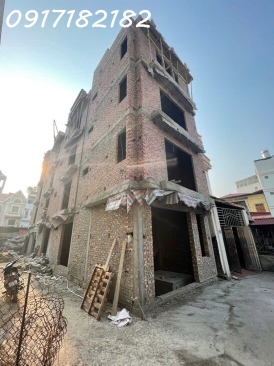 NHÀ XÂY MỚI ĐẸP – Ô TÔ ĐỖ CỔNG – AN SINH ĐỈNH CAO – BÃI XE Ô TÔ NGAY ĐẦU NGÕ