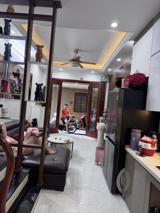 BÁN NHÀ -MẶT NGÕ-PHỐ HÀO NAM- BA GÁC ĐỖ CỬA – NỞ HẬU-Ở LUÔN-PHÁP LÝ CHUẨN