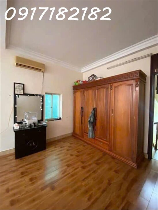 Bán nhà 3 tầng, 41m², 3PN, 3WC, Long Biên – 8.2 tỷ Hoặc: Nhà 3 tầng 41m² ngõ Bồ Đề, Long Biên, 8.2