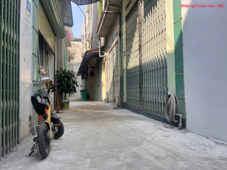 Bán đất tặng nhà cấp 4, tổ 6, Chi Đông, Mê Linh, HN. Gần KCN Quang Minh, công nhân đông đúc.