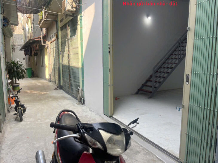 Bán đất tặng nhà cấp 4, tổ 6, Chi Đông, Mê Linh, HN. Gần KCN Quang Minh, công nhân đông đúc.