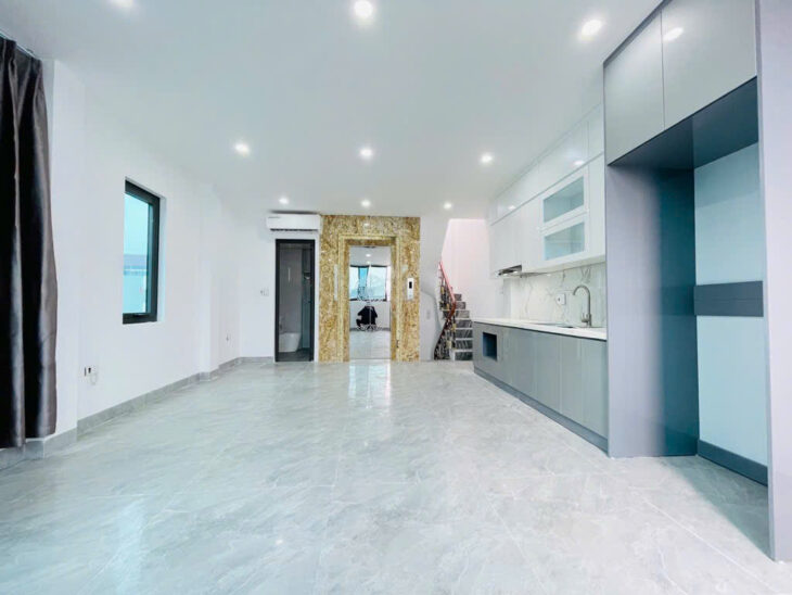 Bán Nhà: Ngọc Hồi, cách BX Nước Ngầm, 600m, 6 tầng, Thang Máy, oto đỗ cửa, Nhỉnh 8 tỷ