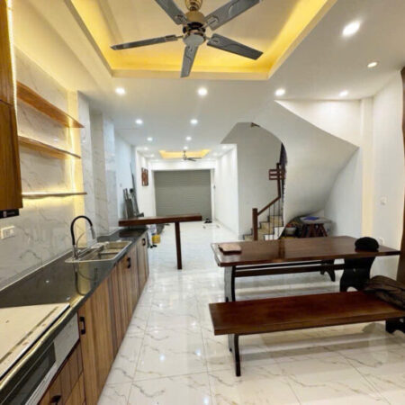 bán nhà Thanh Xuân 50m Khương Trung, gần phố, đi lại thuận tiện