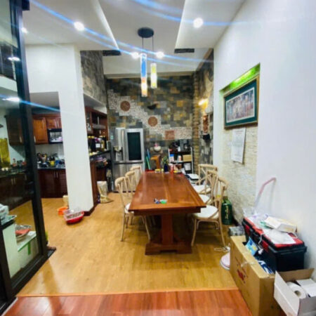 Bán nhà HOÀNG CẦU – TRẦN QUANG DIỆU, PHÂN LÔ – Ô TÔ TRÁNH – MẶT TIỀN QUYỀN LƯC