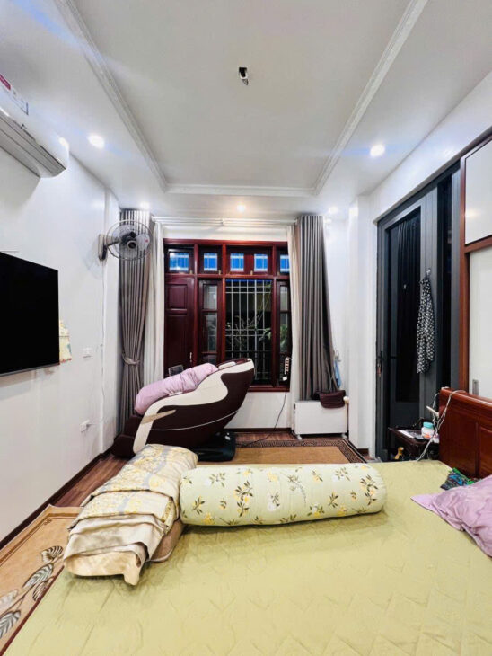 Nhà phố Hào Nam 8,25 tỷ – 39m x 4T trước nhà rộng gần 4m, nội thất đẹp ở ngay