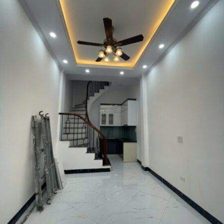 Bán Nhà Trung Tâm Phường Lĩnh Nam – Giá Chỉ Hơn 4 Tỷ – SỔ ĐỎ TRAO TAY.