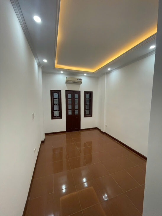 Bán Nhà Trung Tâm Phường Lĩnh Nam – Giá Chỉ Hơn 4 Tỷ – SỔ ĐỎ TRAO TAY.