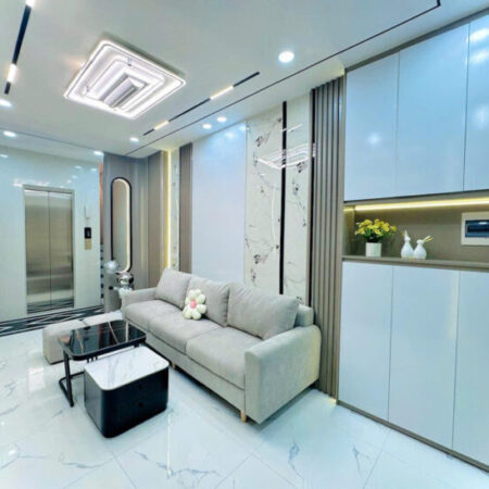 Bán nhà Hào Nam hơn 8 tỷ – 5 tầng thang máy, cách vài nhà ra mặt phố