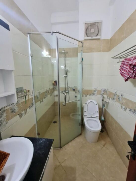 BÁN NHÀ -MẶT NGÕ-PHỐ HÀO NAM- BA GÁC ĐỖ CỬA –NHÀ ĐẸP-Ở LUÔN-PHÁP LÝ CHUẨN