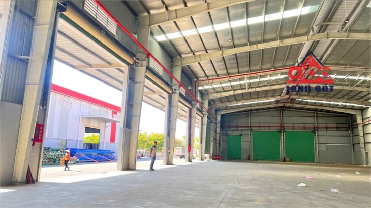 nhà xưởng hiện đại, phục vụ đa dạng ngành nghề theo quy định. kết cấu kiên cố