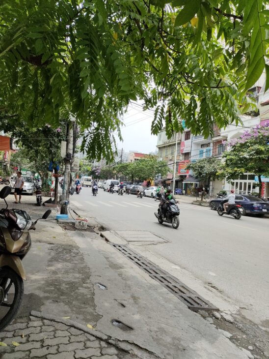 Mặt phố Thọ Lão 17m/35m/50m, tập thể tầng1, mặt tiền 8m, 4.5 tỷ Hai Bà Trưng.