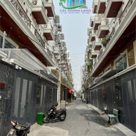 Khu Đồng Bộ Nguyễn Văn Dung – Nguyễn Oanh, Phường 6. Ngay NXB Báo Tuổi Trẻ.