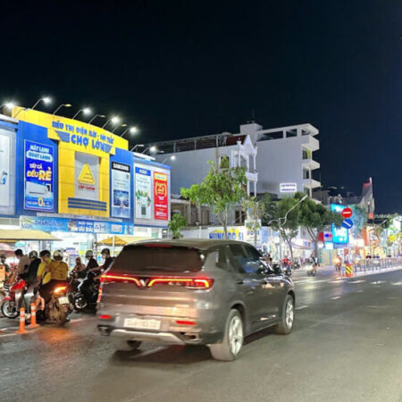 Nhà phố 4 lầu đẹp HXH 1 trục Quang Trung 64m2(4×16) KD online tốt gần chợ chỉ 8 tỷ.