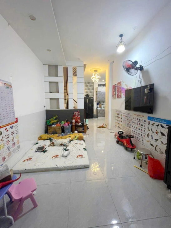 Nhà bán hẻm 4m Tám Danh P4Q8 – Giá : 5 Tỷ 5 (TL)