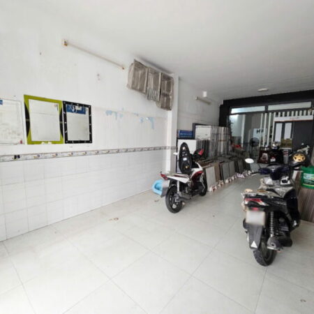 Bán nhà 4 tầng mặt tiền đường QL50, Giá 9.5 Tỷ