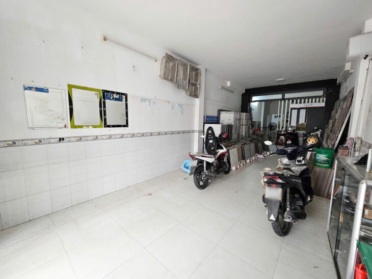 Bán nhà 4 tầng mặt tiền đường QL50, Giá 9.5 Tỷ