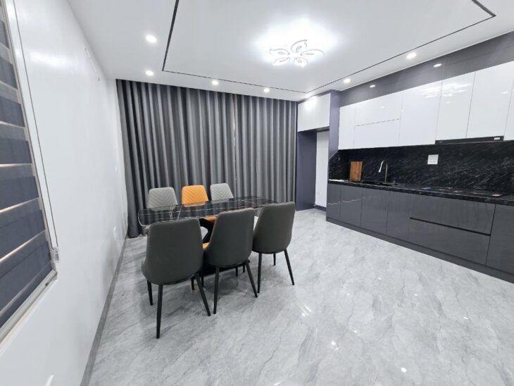 Nhà đẹp Đàm Quang Trung 45m², 6 tầng thang máy, 4PN, 5WC, Long Biên – 8.6 tỷ