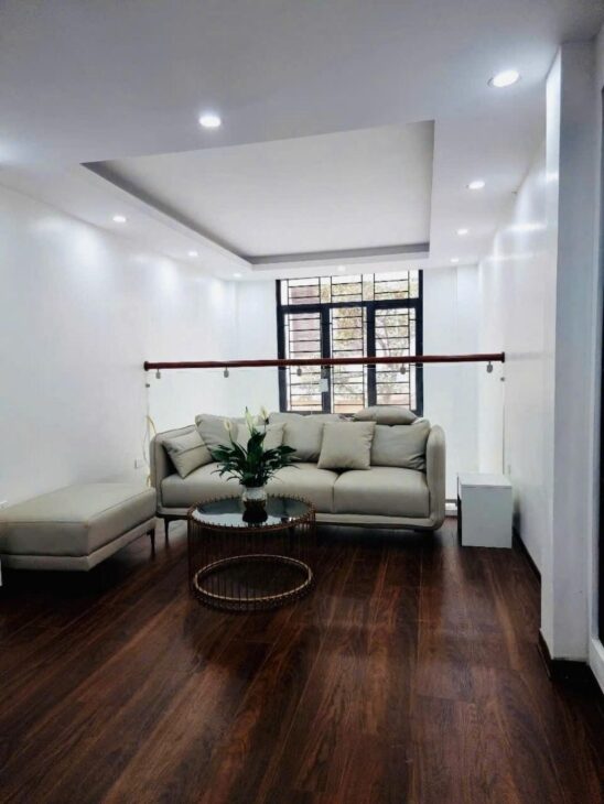 ????Ngọc Lâm 6 tầng x 33m2 mặt tiền = hậu = 3.6m, căn góc 2 thoáng, ôtô vào nhà, Thang máy chạy vèo