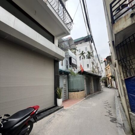 BÁN GẤP NHÀ NGỌC LÂM- NGÕ THÔNG, GẦN Ô TÔ, GẦN CHỢ, DT40M 4T- 4 NGỦ- GIÁ NHỈNH 7T