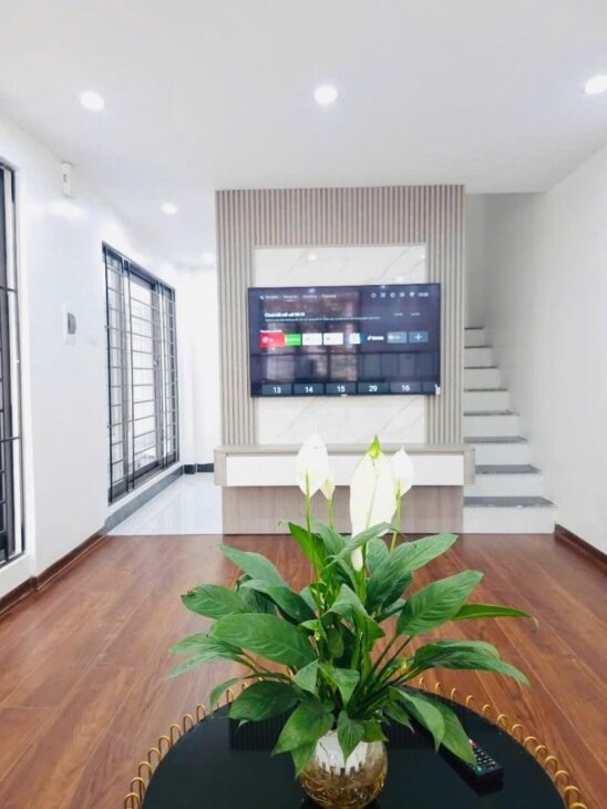 BÁN GẤP NHÀ NGỌC LÂM- NGÕ THÔNG, GẦN Ô TÔ, GẦN CHỢ, DT40M 4T- 4 NGỦ- GIÁ NHỈNH 7T