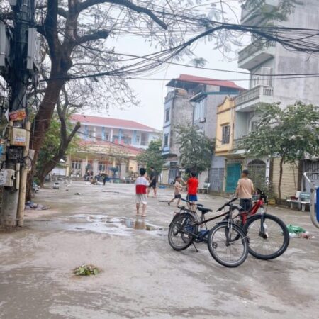 Bán nhà: Tựu Liệt, 34m2, 5 tầng, oto đỗ cửa, cạnh chợ, trường học. Nhỉnh 6 tỷ chút