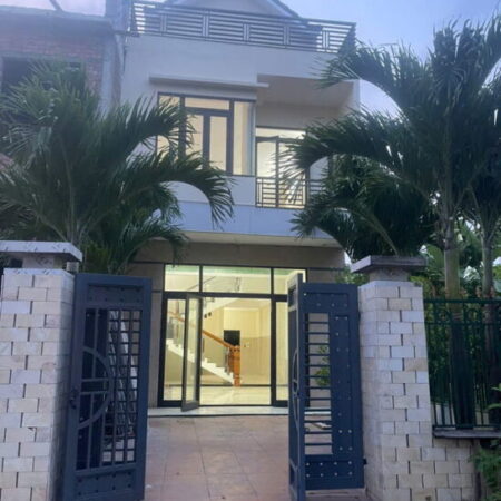 BÁN NHÀ 2 TẦNG, DT 127M2, ĐƯỜNG 7M5 KHU ĐÔ THỊ GOLDEN HILL, LIÊN CHIỂU – CHỈ 3.8 TỶ BÁN NHÀ 2 TẦNG, DT 127M2, ĐƯỜNG 7M5 KHU ĐÔ THỊ GOLDEN HILL, LIÊN CHIỂU – CHỈ 3.8 TỶ