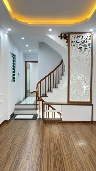 Cực Hot! Chỉ 5 tỷ sở hữu ngay nhà mới tinh 40m x 5T, ô tô đỗ cửa, 2 thoáng trước sau, Kim Chung –