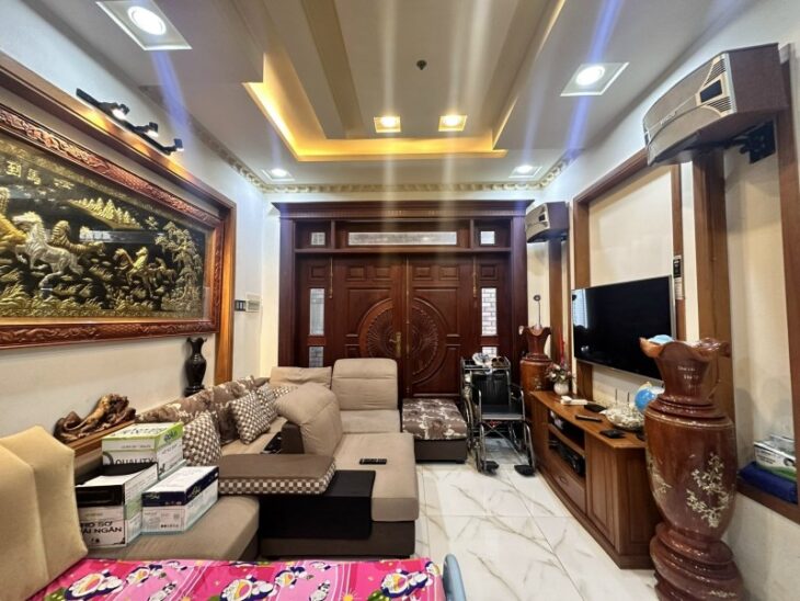 Bán nhà 4 tầng, 95m², 4PN, 5WC, Q.9, 13.4 tỷ, sổ hồng