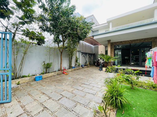 BÁN BIỆT THỰ 2 TẦNG, DT250M2 – KHU ĐÔ THỊ GOLDEN HILL, CẠNH NGUYỄN TẤT THÀNH – CHỈ 6.25 TỶ