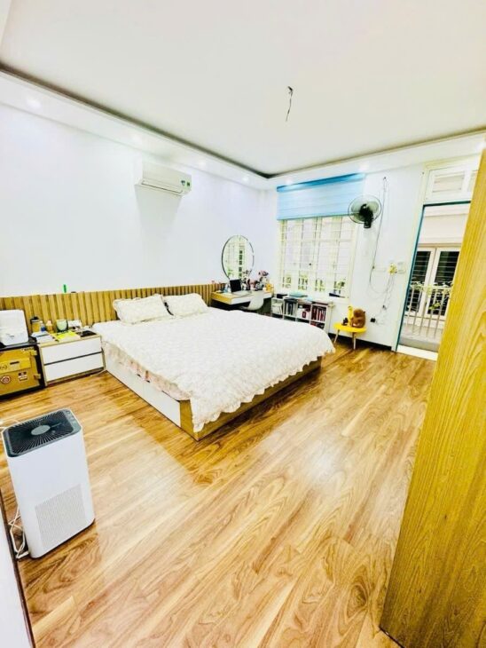 CHÍNH CHỦ CẦN TIỀN BÁN GẤP NHÀ PHỐ HỒ TÙNG MẬU CẦU GIẤY 40m2 x 5 TẦNG NHỈNH 8 TỶ Ô TÔ KD