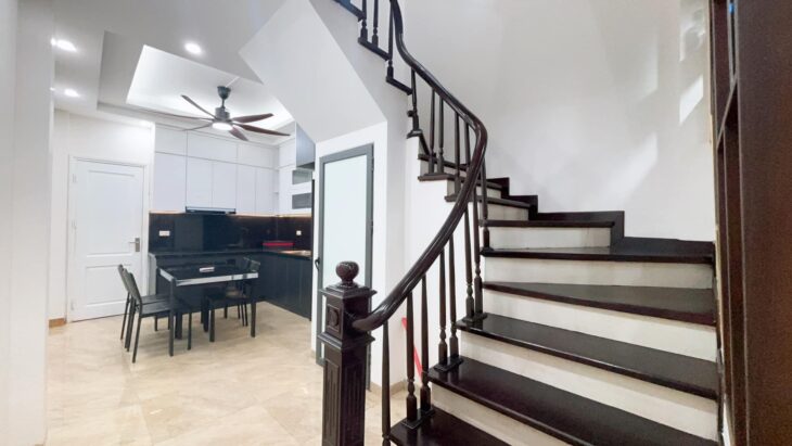 Nhà phố Đội Nhân, Ba Đình, oto tránh ba gác, nhà mới 5 tầng, 12.8 tỷ