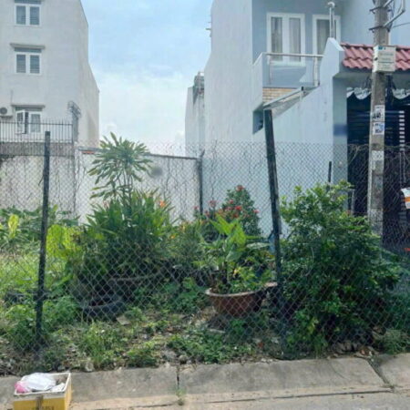 Bán lô đất ngay công viên, đường số 7 KDC Ấp 5 Phong Phú, ngay bến xe Q8 đi vào 1km