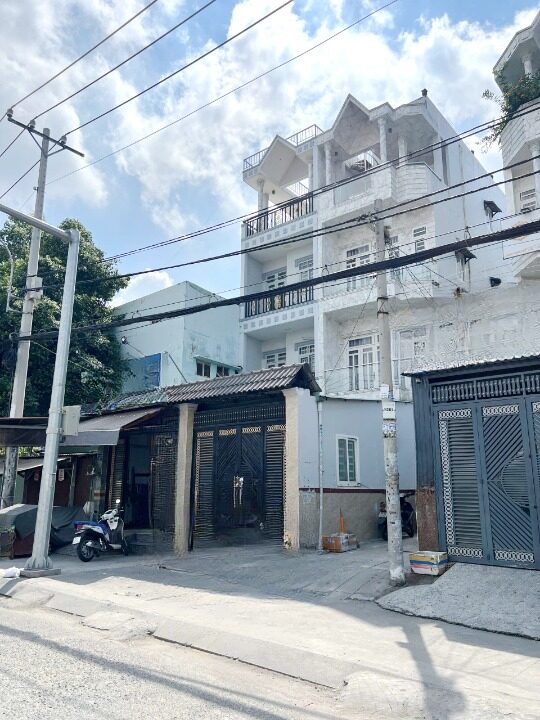 Bán nhà mặt tiền đường Mễ Cốc P15Q8. Giá 6.7 tỷ