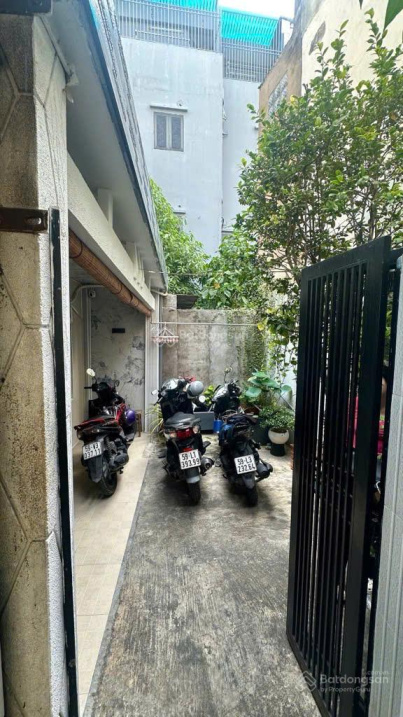 Bán nhà hẻm 64m2 full hồng 3PN, không lộ giới, không quy hoạch, giá đầu tư