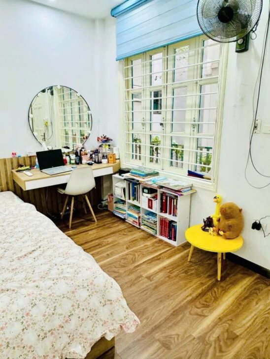 CHÍNH CHỦ CẦN TIỀN BÁN GẤP NHÀ PHỐ HỒ TÙNG MẬU CẦU GIẤY 40m2 x 5 TẦNG NHỈNH 8 TỶ Ô TÔ KD