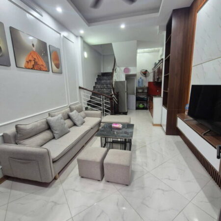 Chính chủ bán gấp nhà ngõ rộng 57 Chính Kinh,Thanh Xuân. DT 35m2 – 5 tầng. 6,35 tỷ.