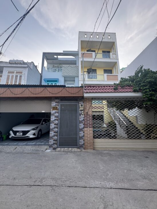 Bán nhà mặt phố Q.9, 83m2, 3 tầng, 4PN, 9 tỷ, sổ đỏ hoặc Nhà mặt phố Q9, 83m², 3 tầng, 4PN, 9 tỷ,