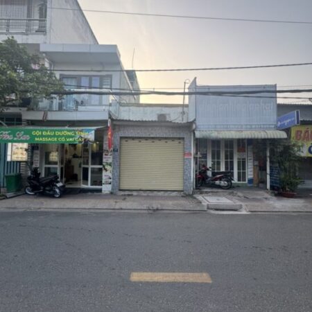 Bán nhà mặt phố Q.9, 33m², 2 tầng, 5 tỷ, sổ đỏ Phường Phước Long B, 185, 0978079699