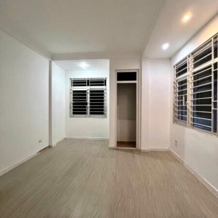 Bán nhà đẹp Kim Mã, lô góc, ngõ thông ô tô tránh, 6 tầng, mt4m, chỉ 13,5 tỉ