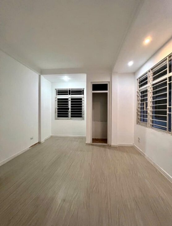 Bán nhà đẹp Kim Mã, lô góc, ngõ thông ô tô tránh, 6 tầng, mt4m, chỉ 13,5 tỉ