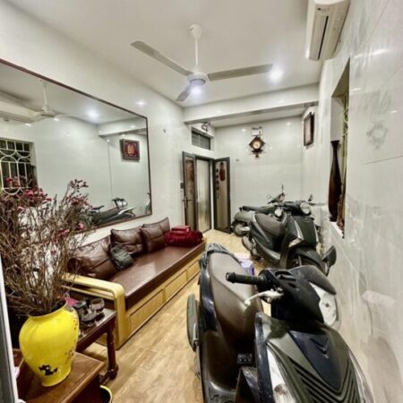 Bán nhà khương trung , ngã tư sở 35m2 , 4 tầng , 3 ngủ , 5,68 tỷ